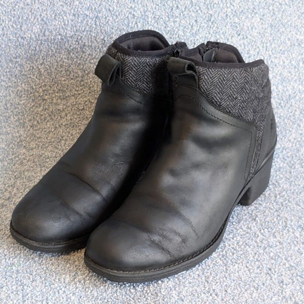 Merrell Women's Size 9.5 Chateau II Black Leather Wool Mid Pull Side Zip Boots